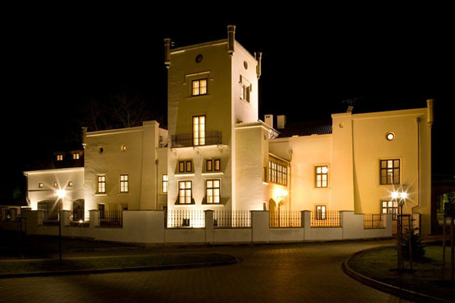 Rekonstrukce zámku Trnová