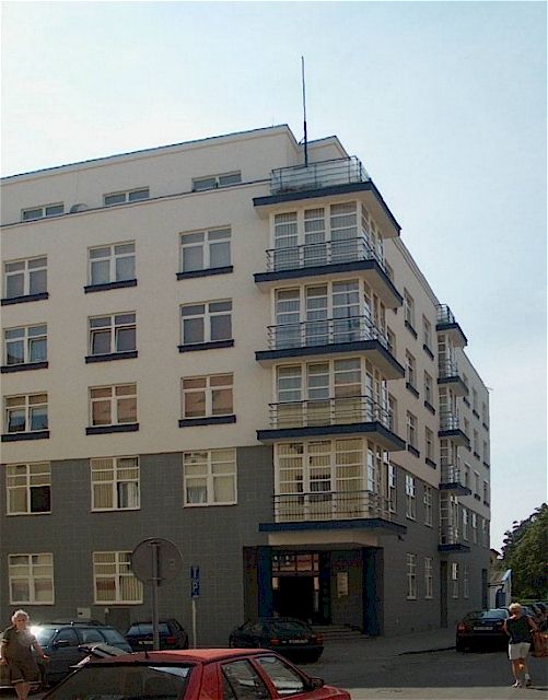 Apartments and office building, Ukrajinská Street, Prague 10