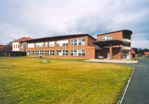         Základní škola v Obøíství - okres Mìlník - 1999