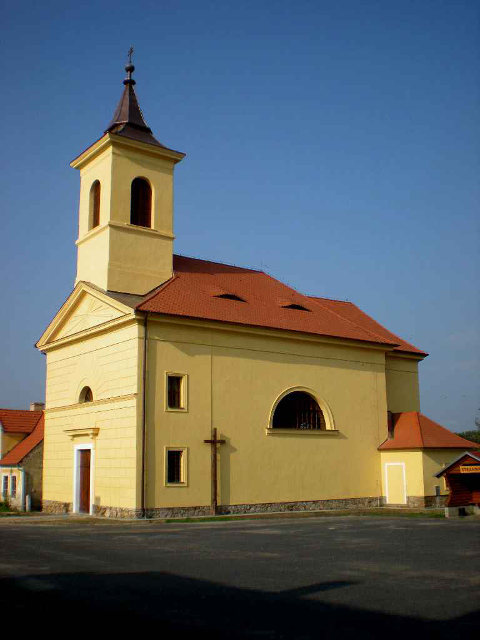 Rekonstrukce kostela ve Stranné - obec Bøezno u Chomutova