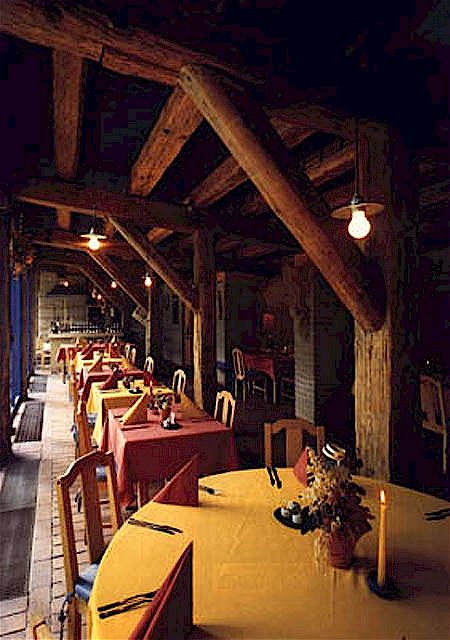 Restaurace Hlinìná Bašta v Prùhonicích (1997)