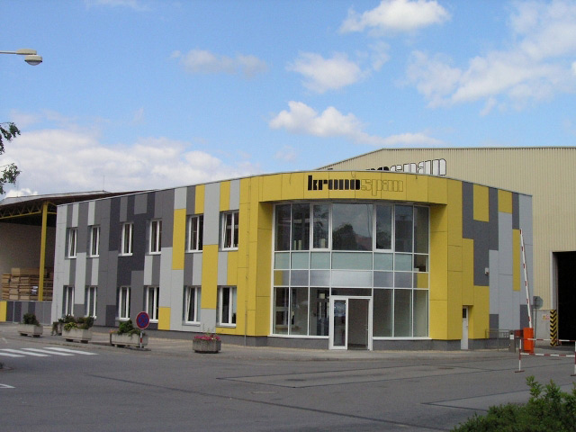 Návrh a øešení fasád rekonstruované administrativní budovy spol. Kronospan 2005