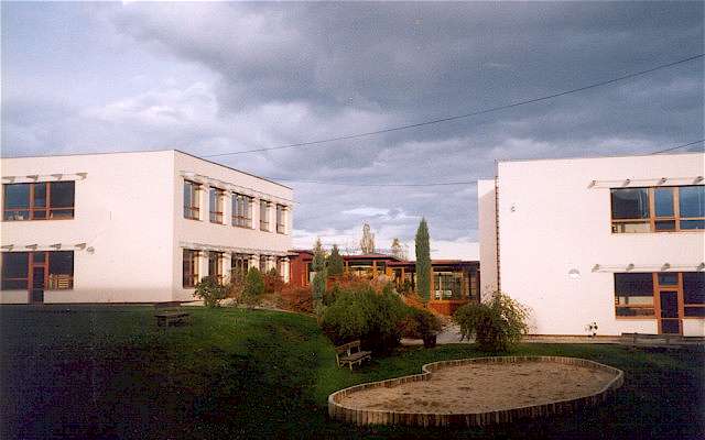 MATE�SK� �KOLA<br>ARABSK�, PRAHA 6 , 2000<br>spolupr�ce s arch. L. Sta�kem